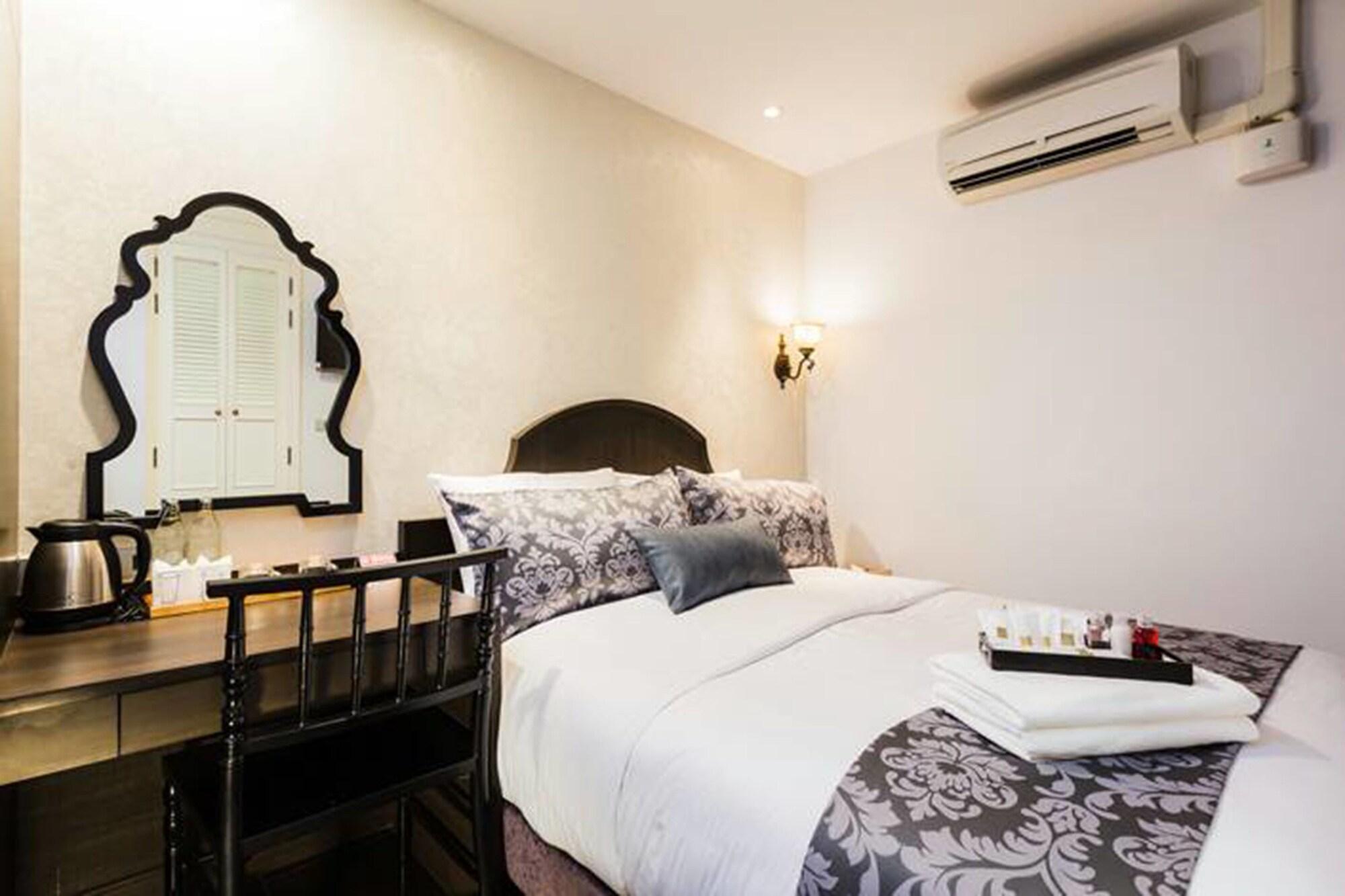 The Fah Silom Hotel Bangkok Bagian luar foto